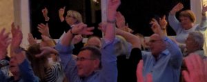 Publikum bei Dinner-Show vom Hausmeister Heinz aus Mainz